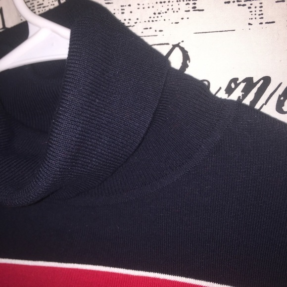 Tommy Hilfiger knit sweater turtleneck; size M - Picture 3 of 5